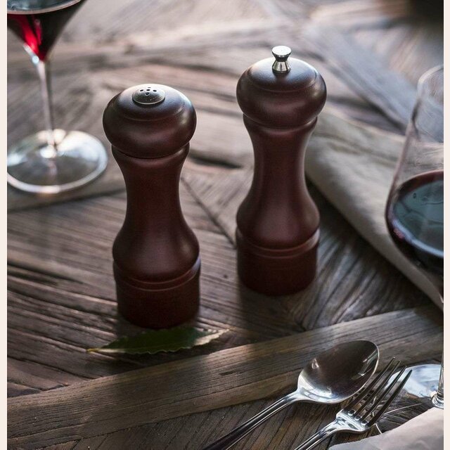 JUEGO DE MOLINILLO DE PIMIENTA Y SALERO DE MADERA