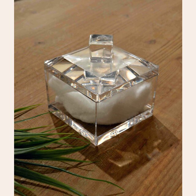CAJITA DE ACRILICO CON TAPA - 9 X 9 CM