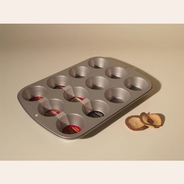 MOLDE PARA MUFFINS WILTON - 12 MUFFINS - 36 X 26 CMS