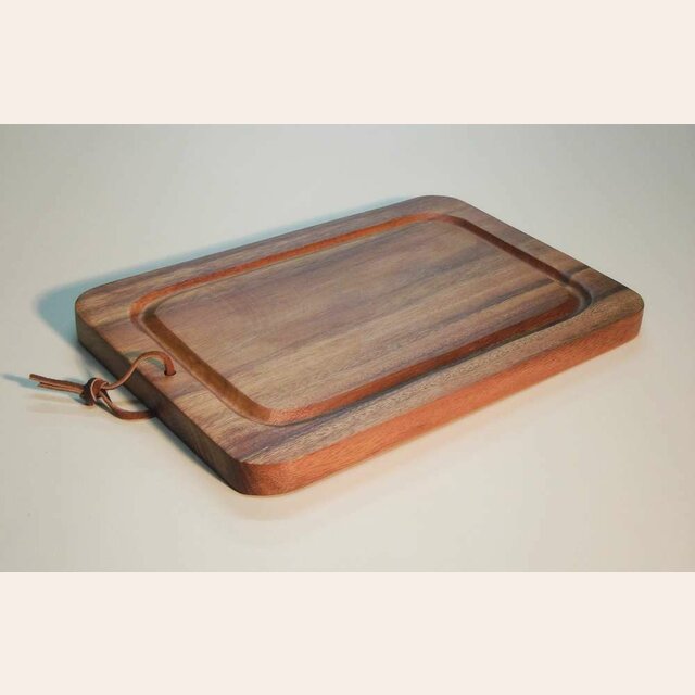 TABLA DE MADERA CON CANALETA - 31 X 21 CM