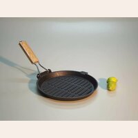 PLANCHA DE HIERRO ESTRIADA - ASA DE MADERA - 24 CMS