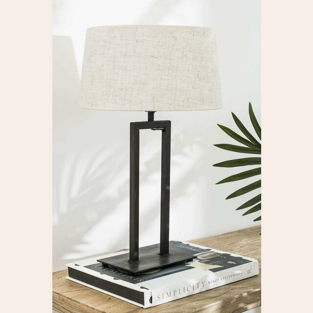 LAMPARA DE MESA GEOMETRICA - HIERRO - NEGRA