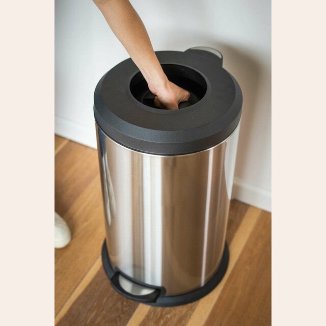 RECIPIENTE DE RESIDUOS ACERO INOX CON PEDAL Y COMPRESORA  -  40 LTS