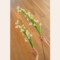 RAMA CON FLORES BLANCAS