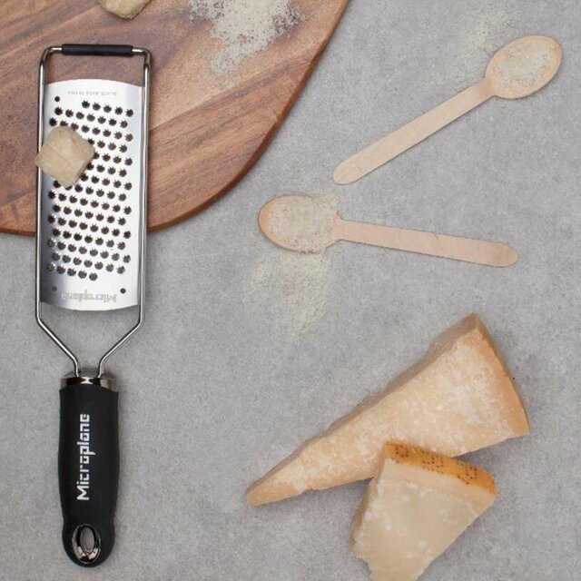 RALLADOR ACERO INOX MEDIANO MICROPLANE