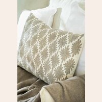 ALMOHADON SILVESTRE - 100% ALGODON BORDADO - 60 X 40 CMS