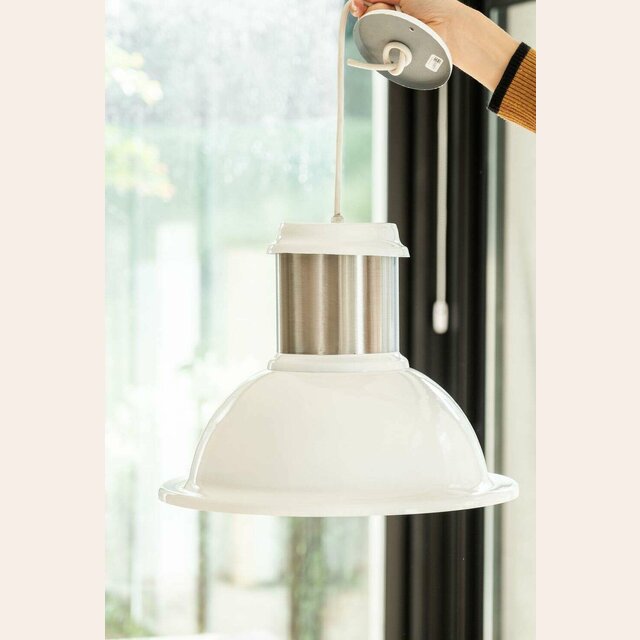 LAMPARA DE TECHO DE ALUMINIO ESMALTADA BLANCA