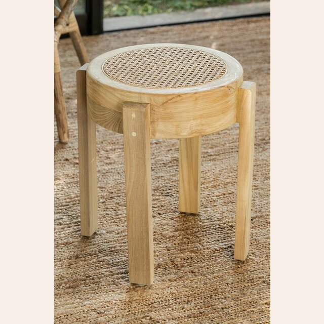 MESA AUXILIAR / BANQUITO DE TEKA Y RATTAN