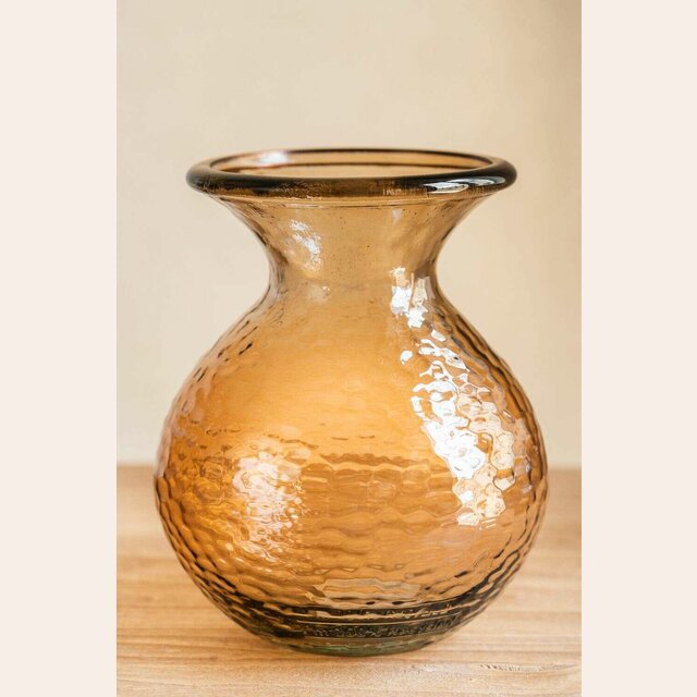VASIJA DE VIDRIO VINTAGE - AMBAR - 24 CMS