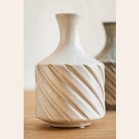 BOTELLA DE CERAMICA TORNEADA OFF WHITE - ALTURA 16 CMS