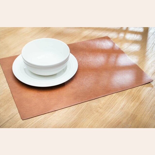 INDIVIDUAL SIMIL CUERO WHISKY - 43 X 30 CMS