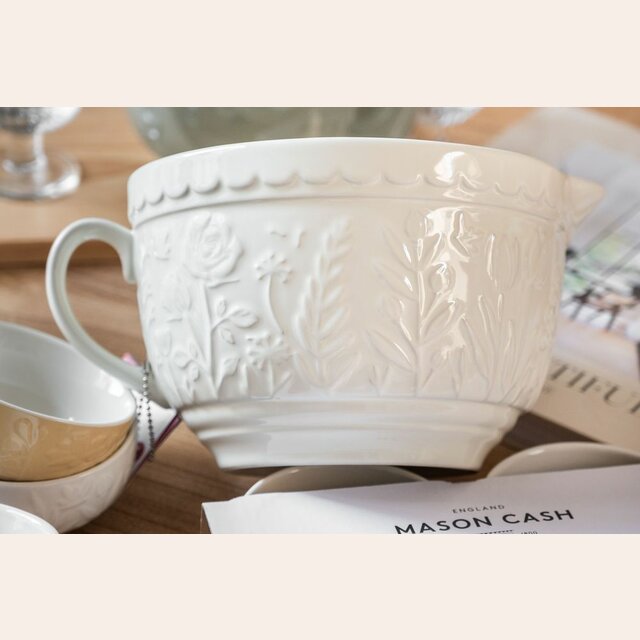 BOWL DE CERAMICA CON PICO VERTEDOR MASON CASH - CREMA