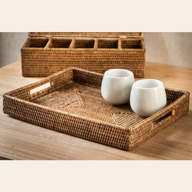 BANDEJA DE RATTAN - 42 X 32 CMS