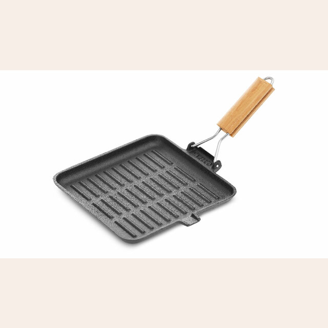 PLANCHA DE HIERRO ESTRIADA - 24 X 24 CMS  