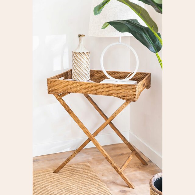 BANDEJA DE RATTAN CON SOPORTE / MESA AUXILIAR / BARCITO
