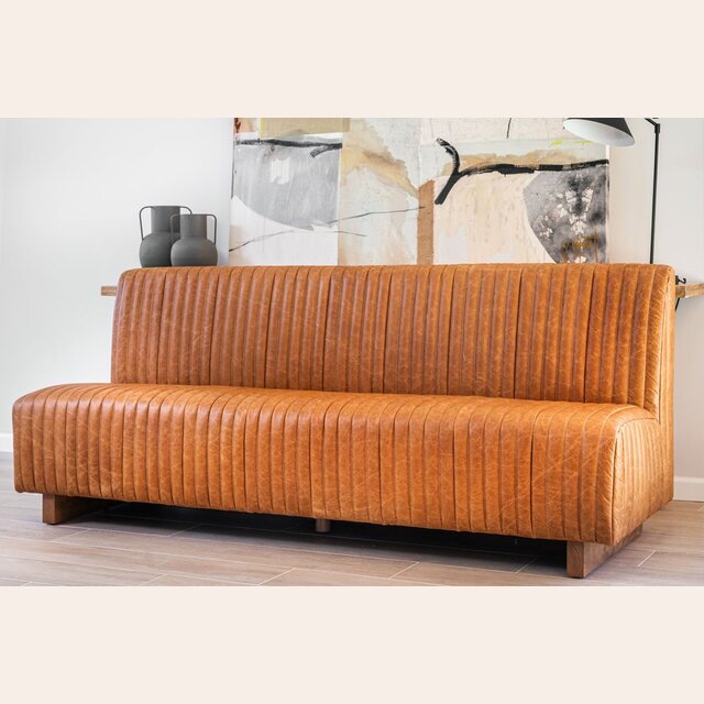 SILLON DE COMEDOR FERRARO - CUERO ITALIANO CARAMELO - 2.13 MTS