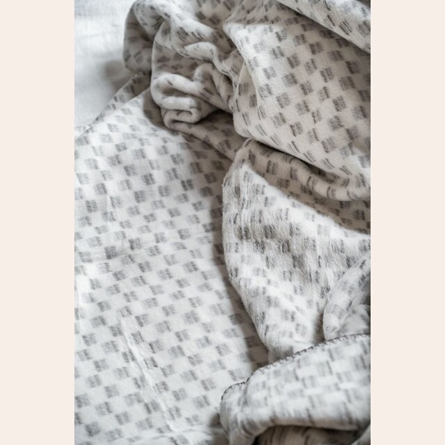 MANTA AUSTRIACA BLOCKS GRIS - CREMA - 2.00 X 1.50 MTS