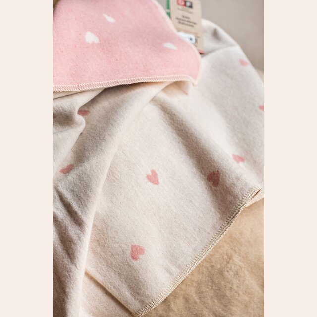 MANTA AUSTRIACA KIDS - ROSA Y BEIGE CORAZONES