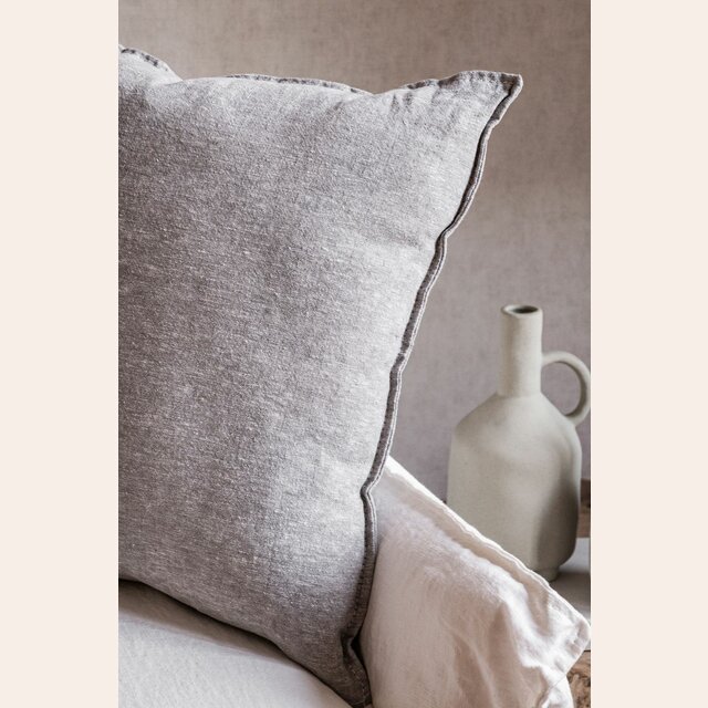 ALMOHADON PAZ - LINO GRIS CLARO - 55 X 55 