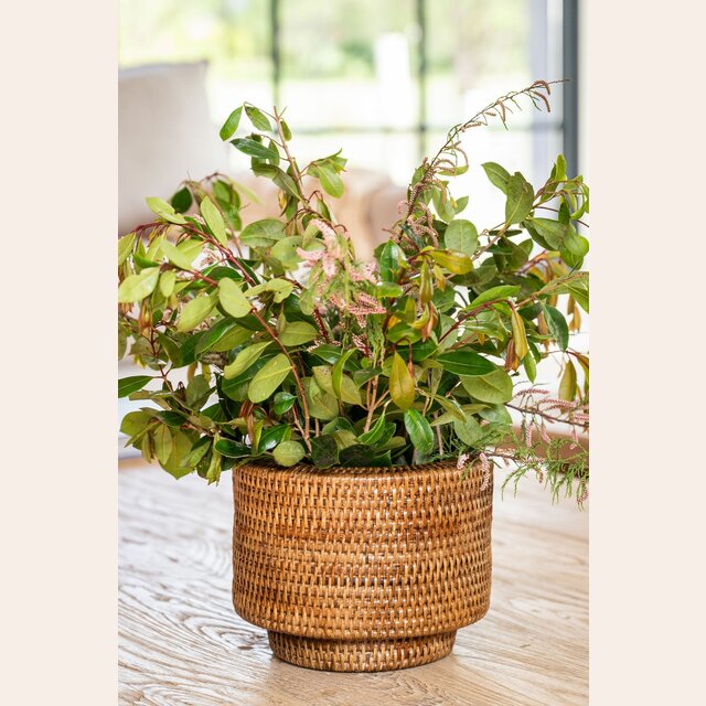 MACETERO DE RATTAN