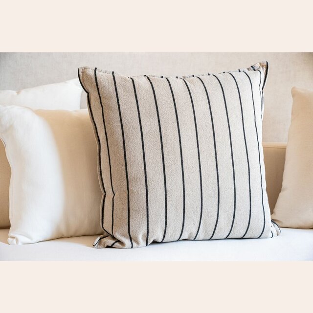 ALMOHADON LINO RAYADO - 55 X 55 