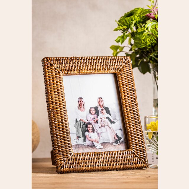 PORTA RETRATO RATTAN - 15 X 20 CMS.
