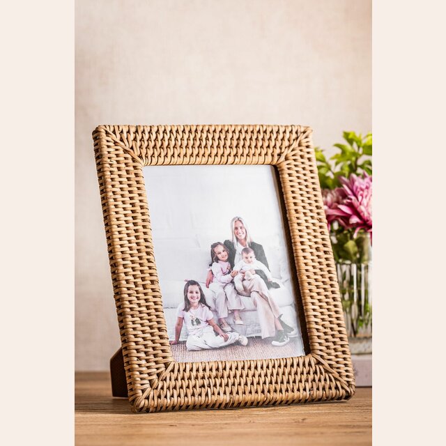 PORTA RETRATO RATTAN NUDE  - 15 X 20 CMS