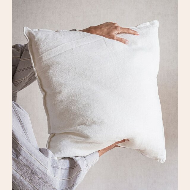 ALMOHADON PAZ - LINO BLANCO - 55 X 55 