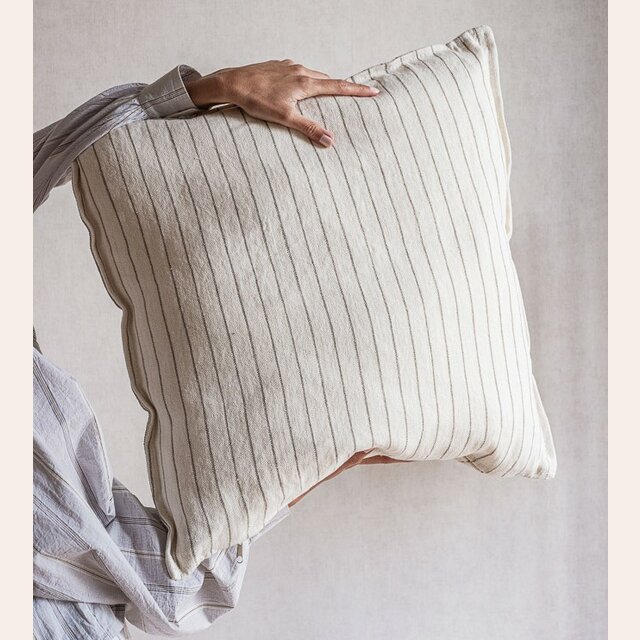 ALMOHADON LINO ALTO GRAMAJE RAYADO OFF WHITE - 55 X 55