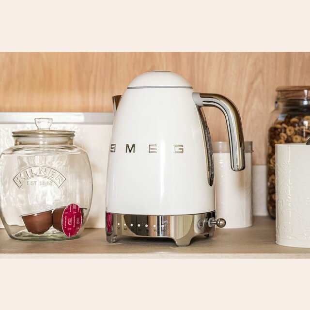JARRA ELECTRICA SMEG - BLANCA
