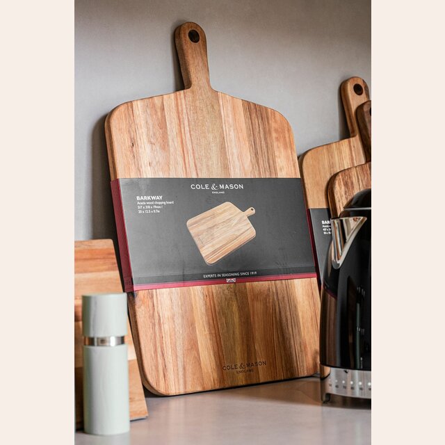 TABLA DE ACACIA CON ASA - COLE & MASON - 52 X 32 CMS