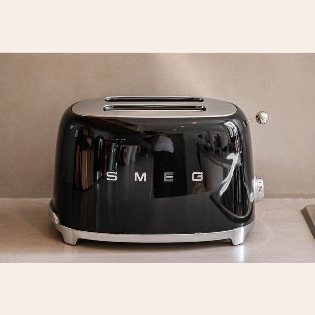 TOSTADORA SMEG - 2 TOSTADAS - NEGRA 