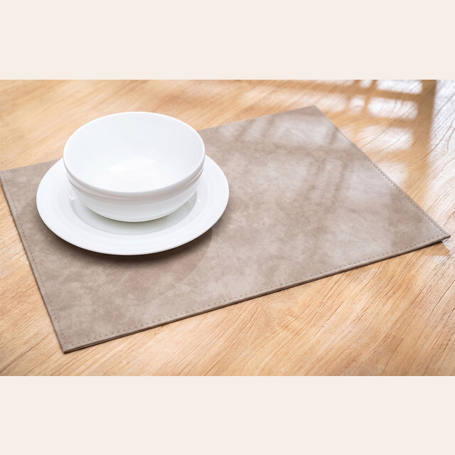 INDIVIDUAL SIMIL CUERO WHISKY - 43 X 30 CMS