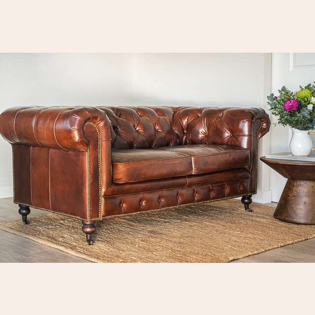 SILLON CHESTERFIELD CUERO ITALIANO - 2 CUERPOS
