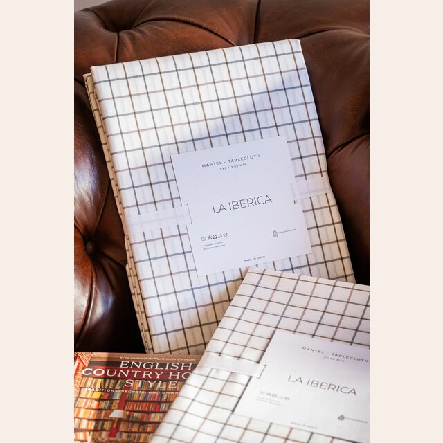 MANTEL IMPERMEABLE CUADROS - 1.60 X 2.50 MTS